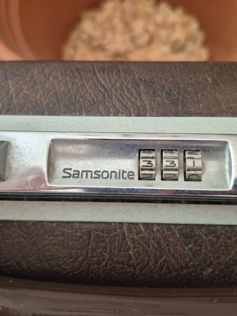 Brown 1970s Samsonite case